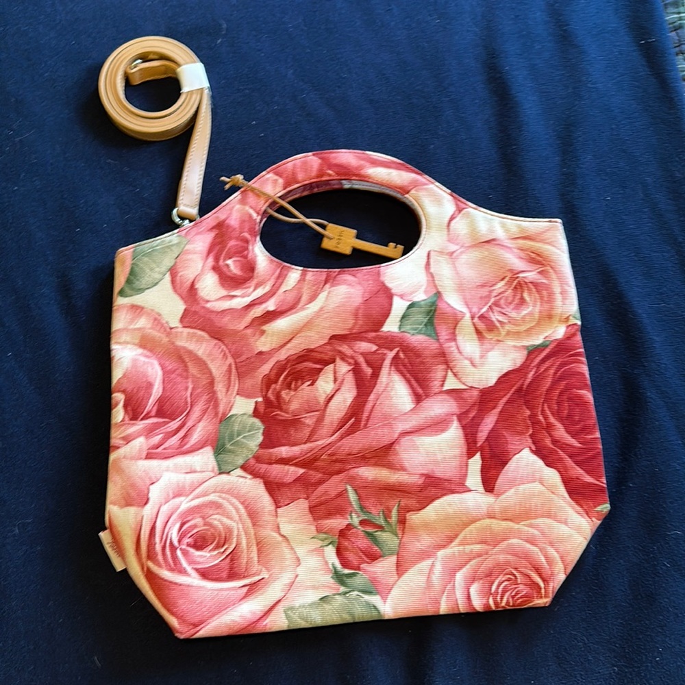 Fossil Canvas & Leather purse. NWOT Pink Roses